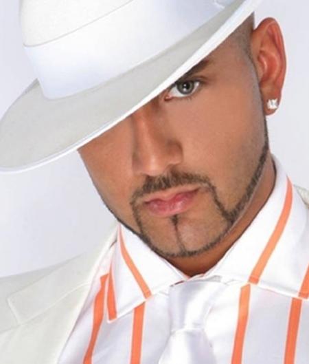 comment s'appelle ce chanteur devinnez il a chante real love